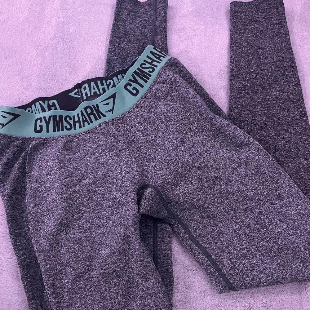 Gymshark gray leggings blue band